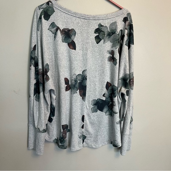 ⭐️3/15⭐️ XXL Reitmans grey floral long sleeve wide neck sweater - Picture 2 of 7